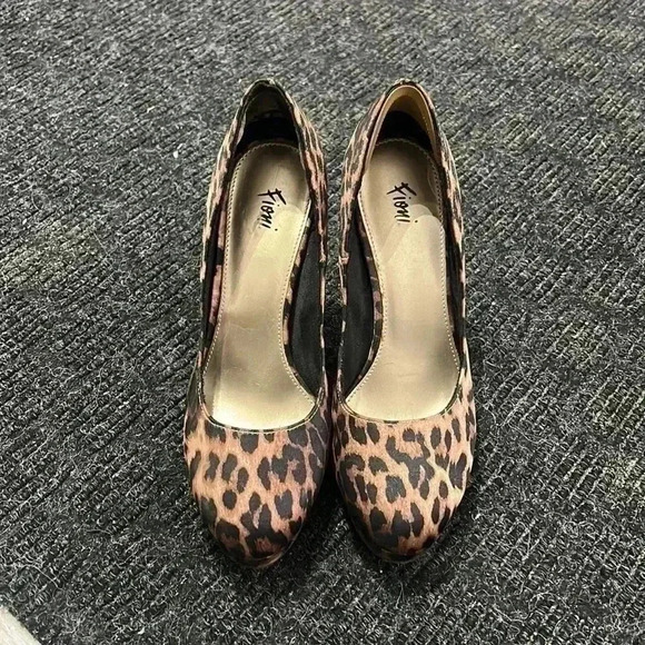Fioni satin  leopard print pumps - Picture 1 of 3